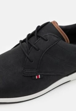 Pier One Sportieve Veterschoenen - Black -Modekleding Winkel 09385dbb736847f5a5eac6cf4a1ece0d