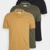 Pier One 3 Pack - Poloshirt - Camel/Khaki/Black -Modekleding Winkel 16db92ea73b9462093a7b59928d23834