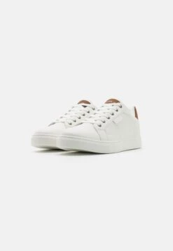 Pier One Sneakers Laag - White -Modekleding Winkel 241e4b1ececa4fa495294949787d6301