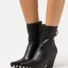 Jeffrey Campbell Walton - Cowboy-/Bikerlaarsjes - Black -Modekleding Winkel 36e78ae26c21407883492f38ed69406f