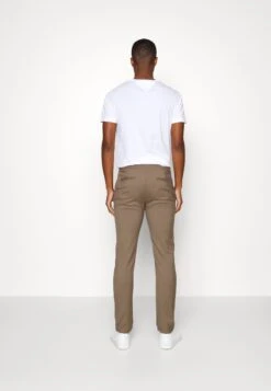 Pier One Chino - Brown -Modekleding Winkel 3b1a04b6cea3448cbd280175ba3b1e46