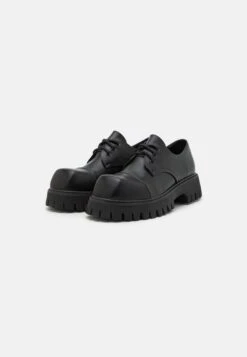 KOI FOOTWEAR The Corrupter Mens Square Toe Shoes - Veterschoenen - Black 9 KOI FOOTWEAR The Corrupter Mens Square Toe Shoes - Veterschoenen - Black -Modekleding Winkel 41b0c9074c464e4dbe2463da60639623