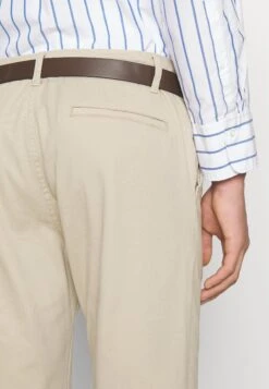 Pier One Chino - Beige -Modekleding Winkel 4318e1a86cf147df8d5ae02961ce37f6