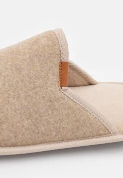 Pier One Pantoffels - Beige -Modekleding Winkel 4bb8e183218649be8d160cd154643fa0