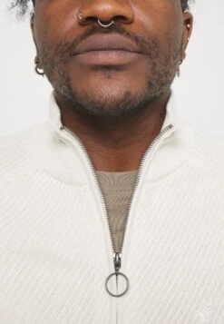 Pier One Vest - Off White 19 Pier One Vest - Off White -Modekleding Winkel 4ec364bc28aa4ee59f70e4c7a176fe21