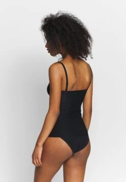 Chantelle Hemd - Schwarz -Modekleding Winkel 5414217804414a8780e7a15dde8c01ff