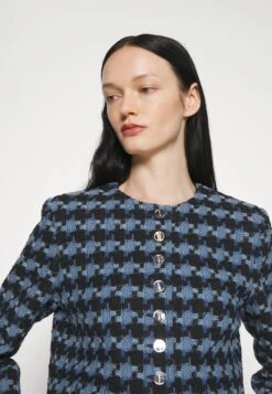 Sandro Recoupe - Blazer - Bleu/Noir -Modekleding Winkel 5b4bc08fe3bc4ac88b6485b5532281a3