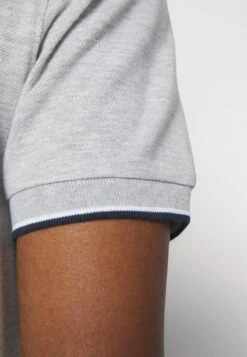 Pier One 2 Pack - Poloshirt - Light Grey/Dark Blue 17 Pier One 2 Pack - Poloshirt - Light Grey/Dark Blue -Modekleding Winkel 5e4da2bcaa4e4b41b638ac5c292bdd5f