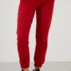 LELA Slim Fit - Trainingsbroek - Red -Modekleding Winkel 64c4a1b1b7234077af7625a6052603d6