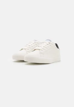 Pier One Sneakers Laag - White 9 Pier One Sneakers Laag - White -Modekleding Winkel 65ae7c278a4c4998a08d868518e71eda