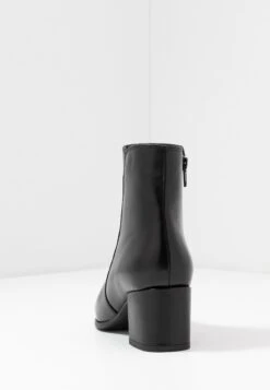 Anna Field Leather - Korte Laarzen - Black 14 Anna Field Leather - Korte Laarzen - Black -Modekleding Winkel 728bd49fd0604d5f9c7b683a8852520a