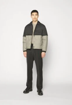 Emporio Armani Jacket - Gewatteerde Jas - Multi-Coloured 17 Emporio Armani Jacket - Gewatteerde Jas - Multi-Coloured -Modekleding Winkel 74db526594384ddbbf0634779726c03a