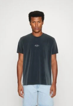 Kaotiko Washed Free Your Mind Unisex - T-Shirt Print - Navy -Modekleding Winkel 8445691bcb084f6dac138665a3618f87