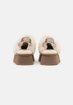 Ugg Funkette - Pantoffels - Chestnut -Modekleding Winkel 8558314d6725466c93610e1fcaf3c85e