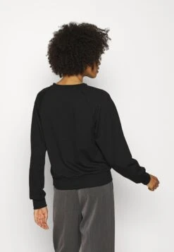 Anna Field Basic CleanCrew Neck Sweatshirt- Sweater - Black 9 Anna Field Basic CleanCrew Neck Sweatshirt- Sweater - Black -Modekleding Winkel 88bc03987686408c83d83956951c563a