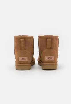 Ugg Classic Mini Regenerate - Korte Laarzen - Chestnut 12 Ugg Classic Mini Regenerate - Korte Laarzen - Chestnut -Modekleding Winkel 8ebd3d97448e44159db529e77f739420