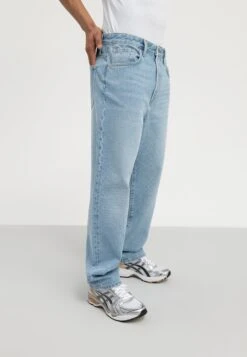 Pier One Relaxed Fit Jeans - Light Blue Denim -Modekleding Winkel 9227184b76c24bd287ce53d34bd47f95