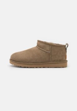 Ugg Korte Laarzen - Marrone -Modekleding Winkel 93ce3d032ef248cb9d02b77842e84a25