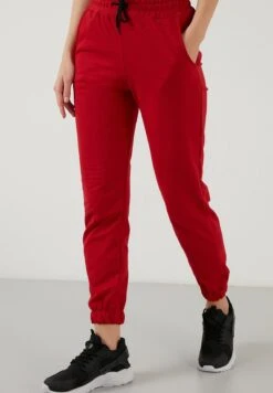 LELA Slim Fit - Trainingsbroek - Red 8 LELA Slim Fit - Trainingsbroek - Red -Modekleding Winkel 941f1ab7945a4fdc8dd45bde81ea7bf7