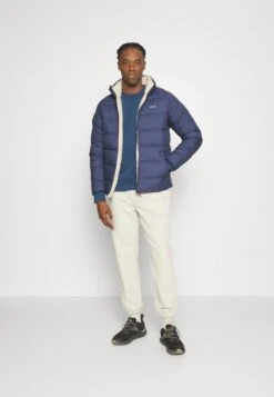 Patagonia Reversible Silent - Gewatteerde Jas - New Navy 10 Patagonia Reversible Silent - Gewatteerde Jas - New Navy -Modekleding Winkel a3ea831c8c2d449f949a5ac0fcf3b831