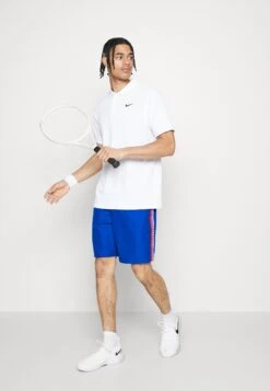 Lacoste Sport Tennis Short - Korte Broeken - Kingdom 8 Lacoste Sport Tennis Short - Korte Broeken - Kingdom -Modekleding Winkel abf4462a8768463fae146ab3d99d4386