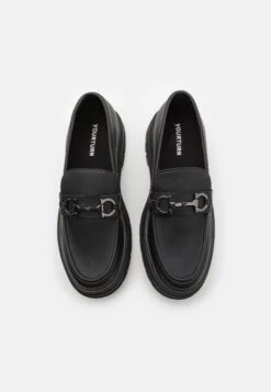 YOURTURN Unisex - Instappers - Black -Modekleding Winkel b09b6a3da6c44aa49d29eebb84ada7a9