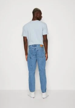 Redefined Rebel Kyoto - Relaxed Fit Jeans - Mid Blue -Modekleding Winkel b6500c6f00304540b967423306618b51