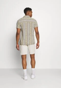 Redefined Rebel Joey - Shorts - Stone -Modekleding Winkel b6ace980bce443f1ad2be8177eefaa98