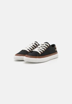 Wide Fit - Sneakers Laag - Black -Modekleding Winkel ba85ab66469c4fd7a30159ace3a0690c