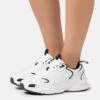 Sneakers Laag - White/Black -Modekleding Winkel bb6e4f559b9a47aeb1e1818f2f950088