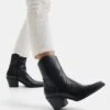 BERSHKA Heeled With Metallic Toe - Cowboy-/Bikerlaarsjes - Black -Modekleding Winkel bfea2cdd72464775bccce94b6f150871