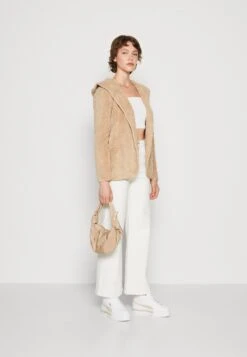 ONLY Onlcontact Hood Sherpa Coat - Lichte Jas - Humus 9 ONLY Onlcontact Hood Sherpa Coat - Lichte Jas - Humus -Modekleding Winkel c62e404e28a94b13af89f05edf6e7dc0