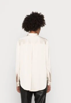 Anna Field Overhemdblouse - Nude -Modekleding Winkel d440f1564b214990b8800f83f8491c11