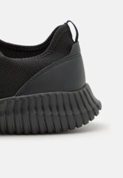 Pier One Sneakers Laag - Black -Modekleding Winkel da21a0204b9943a1b0a5be03e6d2430f