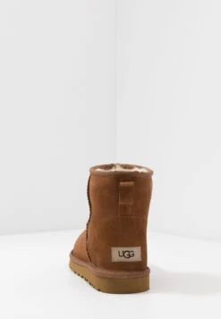 Ugg Classic Mini - Korte Laarzen - Chestnut -Modekleding Winkel de7dfeefe13347f4a7dceeb4f76556d1