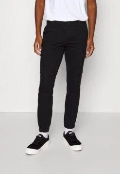 Pier One 2 Pack - Cargobroek - Olive/Black -Modekleding Winkel e0bf2536d5a04652937019f4273abb8d