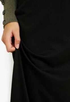 Maxirok - Black -Modekleding Winkel e3e924a5764c4615a5521ba33d9fb165