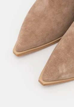 Alma En Pena Overknee Laarzen - Beige 13 Alma En Pena Overknee Laarzen - Beige -Modekleding Winkel e4dbb8ade0064d1b981269e29a5a8e6d