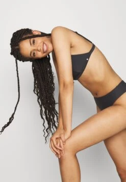 Seafolly Essentials Bralette - Bikinitop - Black -Modekleding Winkel e9de9238a8f34c13985953eeeda3b217