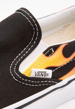 Vans Classic Slip-On- Instappers - Black/True White -Modekleding Winkel ec0229fd88a34f2ea29a1e4e2832ed6f