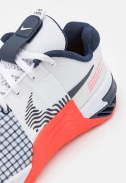 Nike Performance Metcon 8 Unisex - Trainingsschoen - White/Obsidian/Bright Crimson 13 Nike Performance Metcon 8 Unisex - Trainingsschoen - White/Obsidian/Bright Crimson -Modekleding Winkel ee6ac51fbbeb41c7ba2d141a5ca6a062