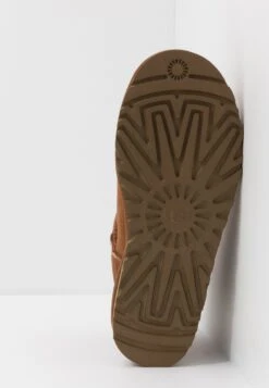 Ugg Classic Mini - Korte Laarzen - Chestnut -Modekleding Winkel f0f559067ccf4590aa558b00d1910382