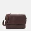 Pier One Leather Unisex - Laptoptas - Brown -Modekleding Winkel f8c9e0939b9441c299acc7f07d92ce52