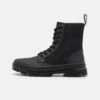 Dr. Martens Combs Ii Unisex - Veterboots - Black 1 Dr. Martens Combs Ii Unisex - Veterboots - Black -Modekleding Winkel f8e45c4ebedc464d81dd3a699d82af75