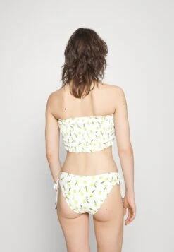 Seafolly Summer Crush Shirred Long Line Bandeau - Bikinitop - Off-White 11 Seafolly Summer Crush Shirred Long Line Bandeau - Bikinitop - Off-White -Modekleding Winkel f981078a55ae4b8d9adc603d63421bdc