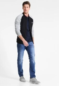 Modekleding Winkel -Modekleding Winkel fd002322ee7f44b6b1326c1c8aff9872